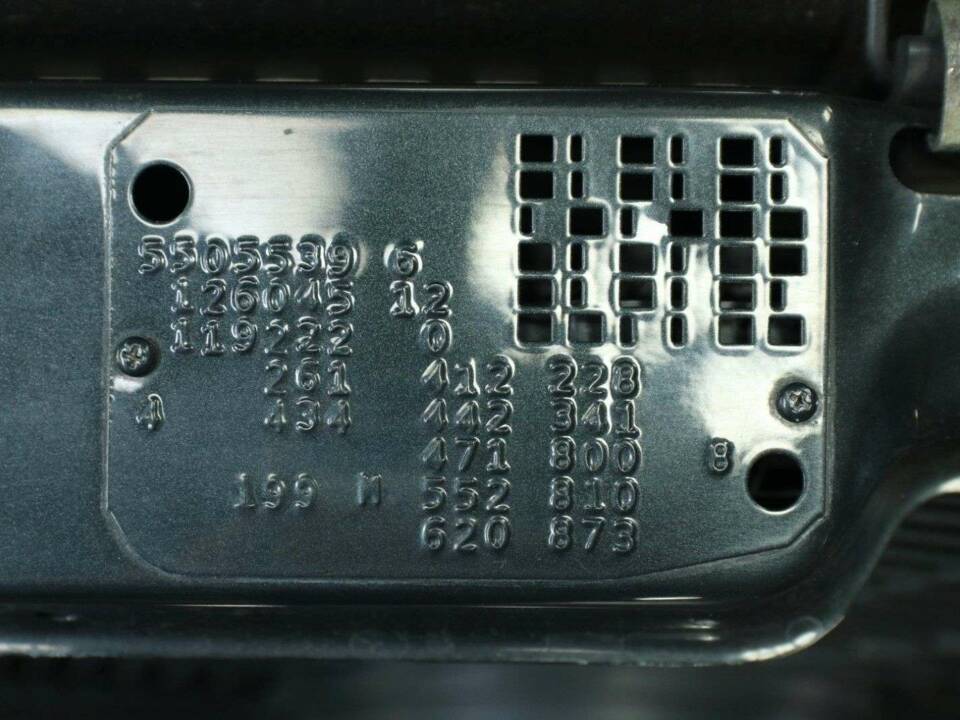 Immagine 39/50 di Mercedes-Benz 560 SEC (1990)