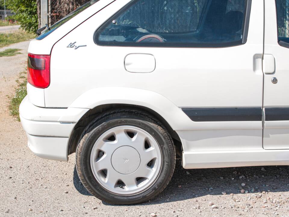 Bild 47/52 von Citroën ZX 2.0i 16v (1993)