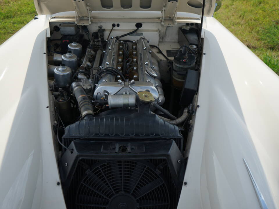 Image 50/58 de Jaguar XK 150 3.4 S OTS (1958)