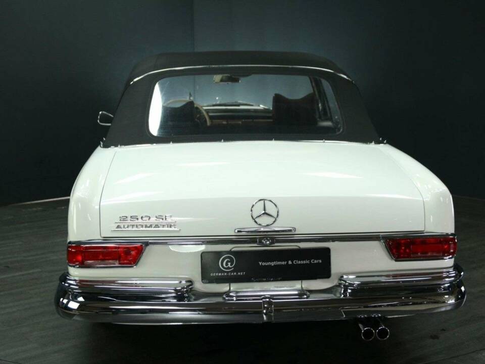 Imagen 43/50 de Mercedes-Benz 250 SE (1966)