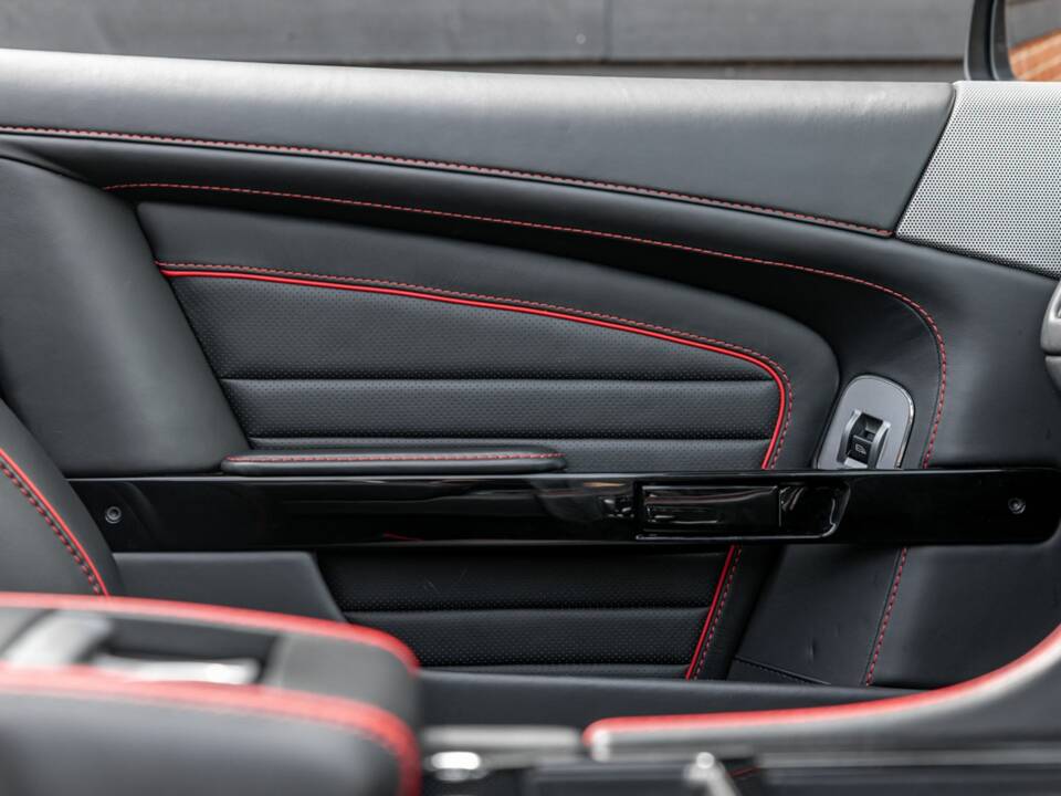 Bild 49/50 von Aston Martin DB 9 GT Volante (2016)