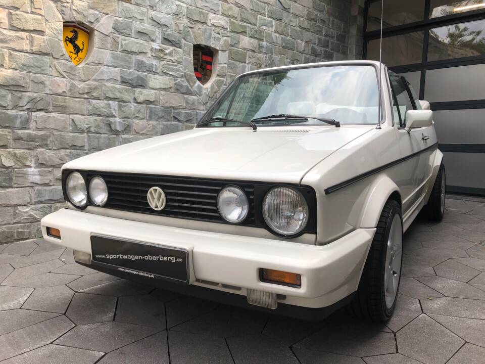 Immagine 21/22 di Volkswagen Golf Mk I Convertible 1.8 (1989)