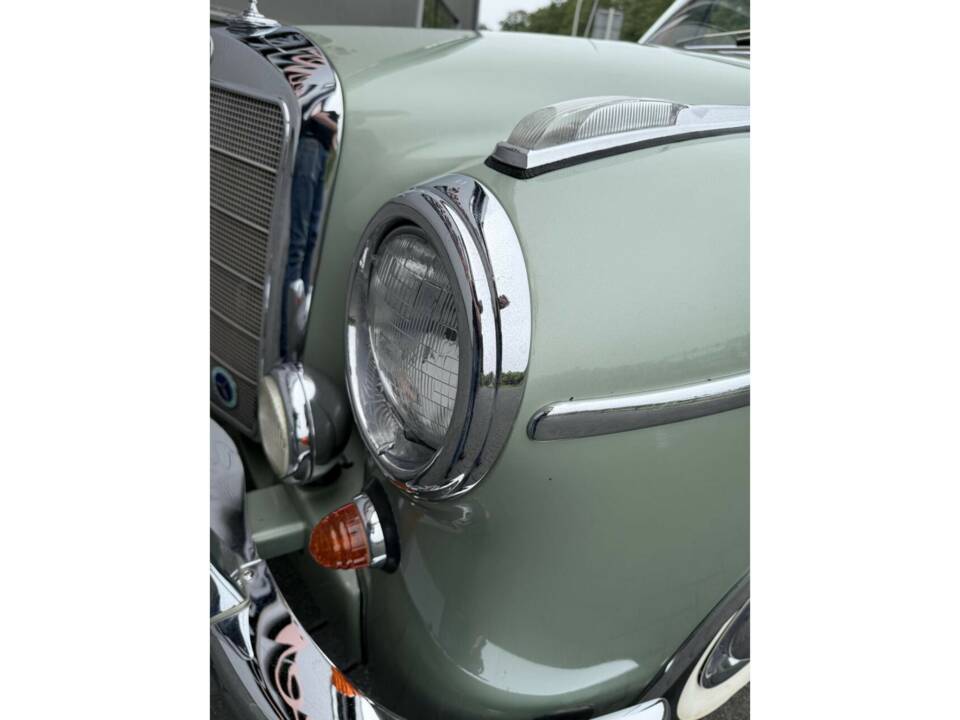 Image 29/50 of Mercedes-Benz 220 S Cabriolet (1958)