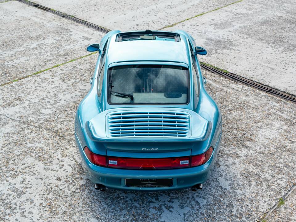 Immagine 2/31 di Porsche 911 Turbo (1997)