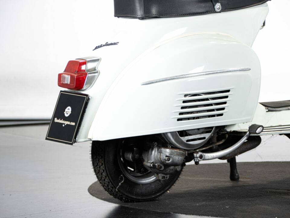 Bild 34/50 von Piaggio Vespa 125 Super (1966)