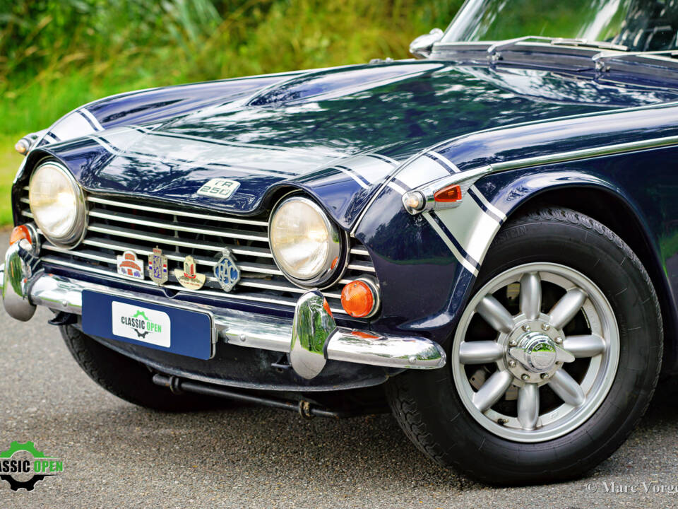 Imagen 25/47 de Triumph TR 250 (1968)