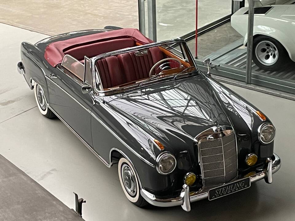 Imagen 38/46 de Mercedes-Benz 220 SE Cabriolet (1960)