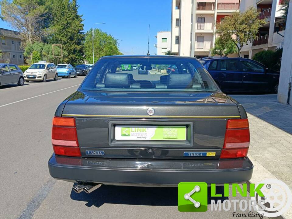 Image 6/10 of Lancia Thema 8.32 (1988)