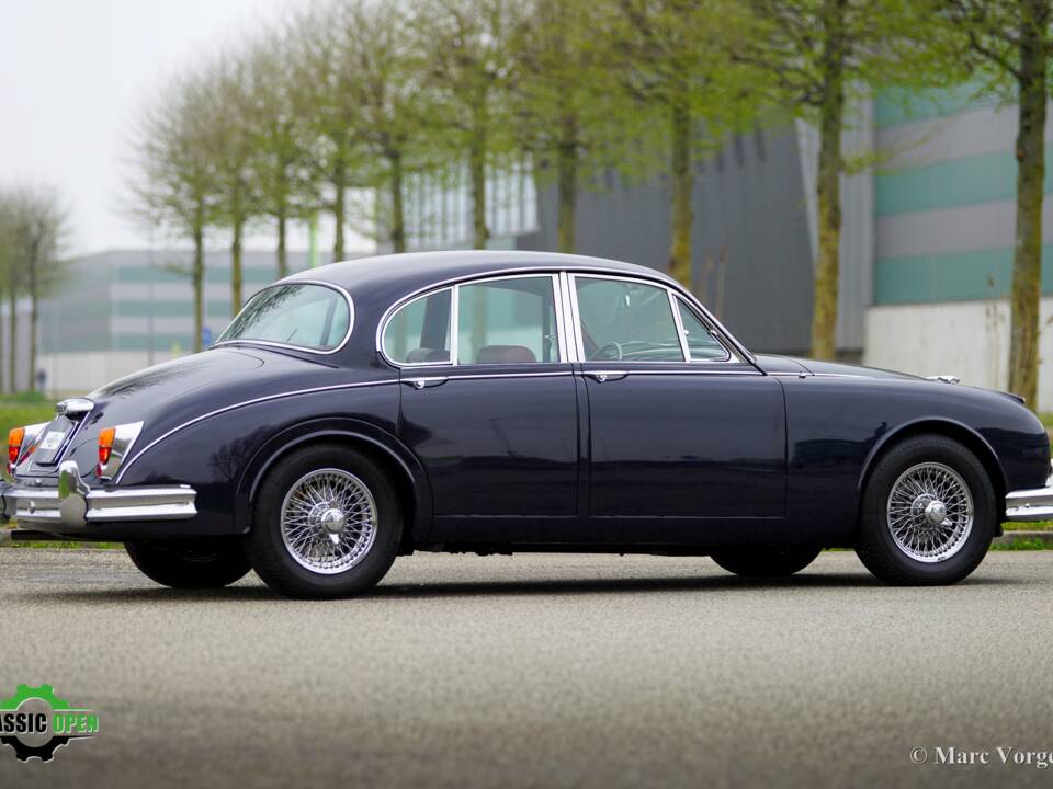 Image 25/42 of Jaguar Mk II 3.8 (1963)