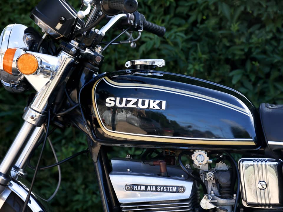 Image 13/25 of Suzuki GT 550 II (1976)