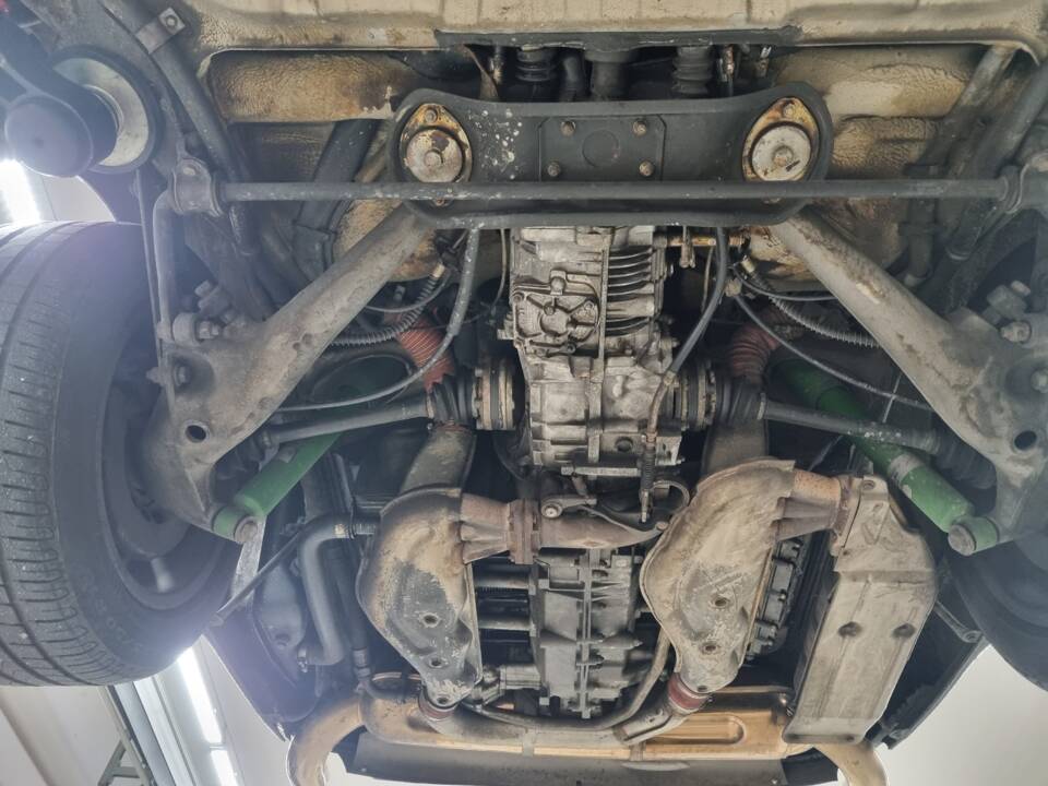 Image 39/43 of Porsche 911 Carrera 3.2 (1985)