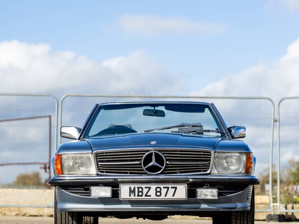 Image 17/47 of Mercedes-Benz 300 SL (1987)