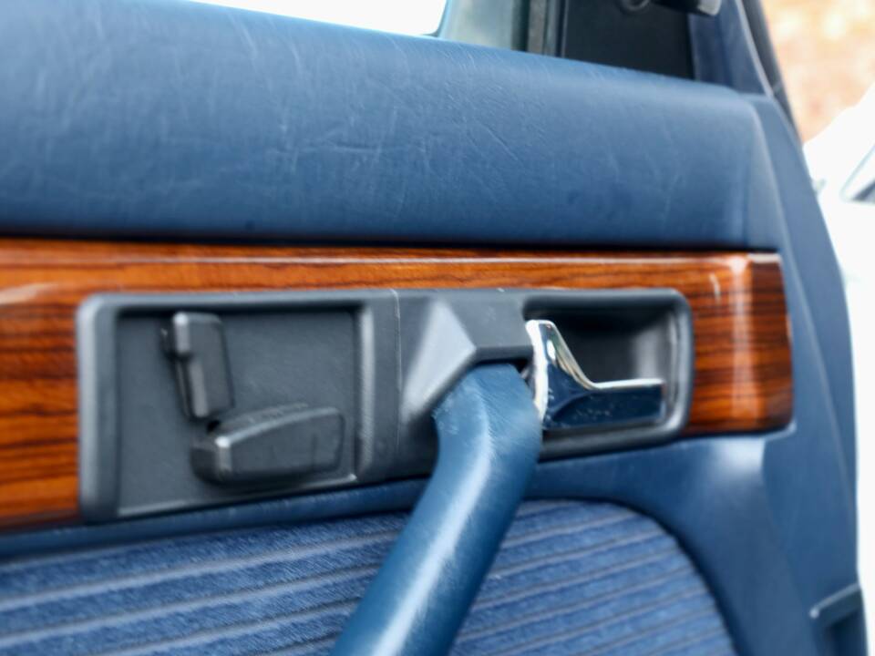 Bild 34/50 von Mercedes-Benz 380 SEL (1983)