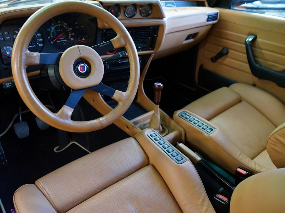 Image 23/56 of BMW 323i (1980)