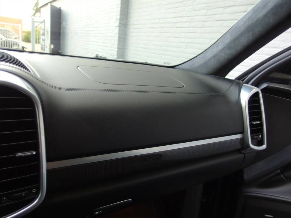 Imagen 59/97 de Porsche Cayenne Turbo (2011)