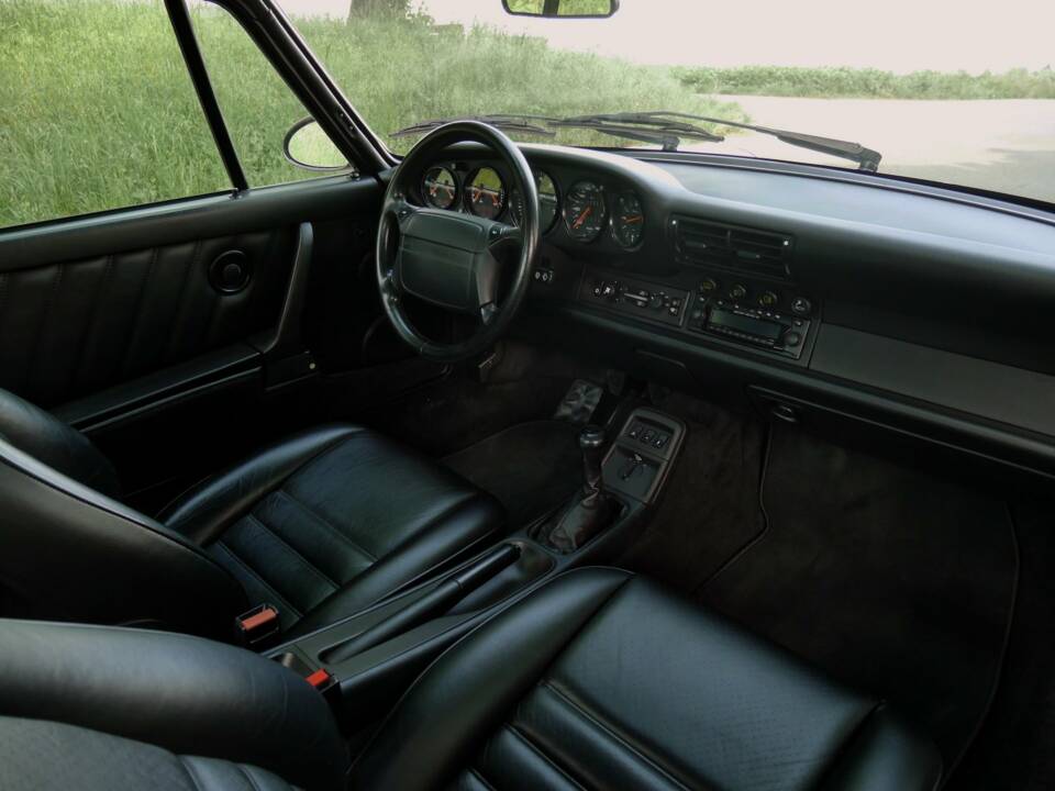 Bild 27/35 von Porsche 911 Carrera 2 (1993)