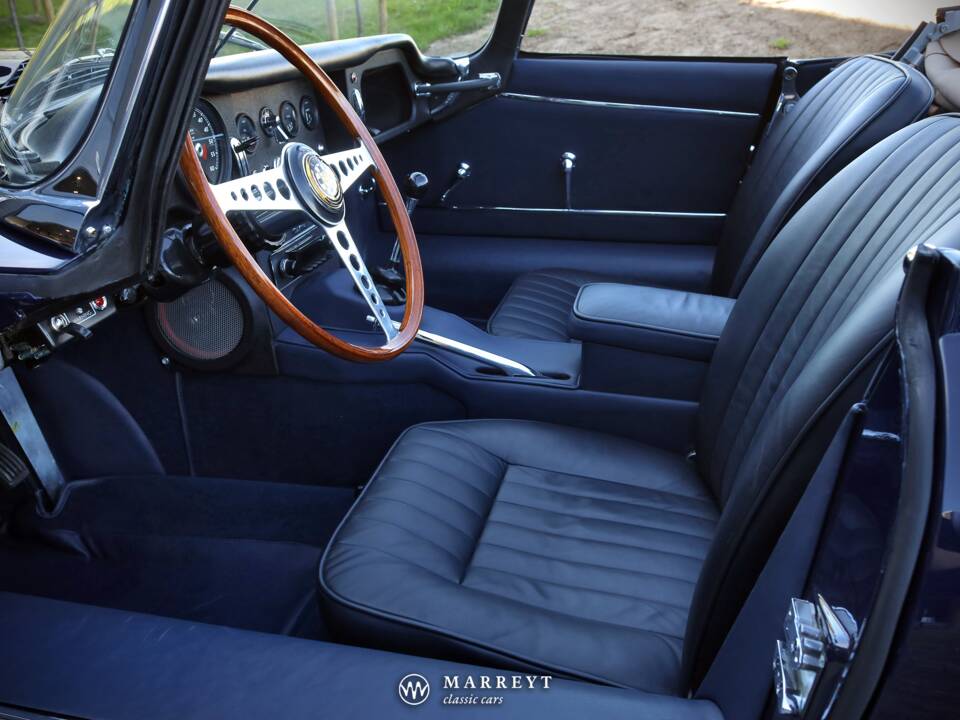 Image 40/80 de Jaguar Type E 4.2 (1966)