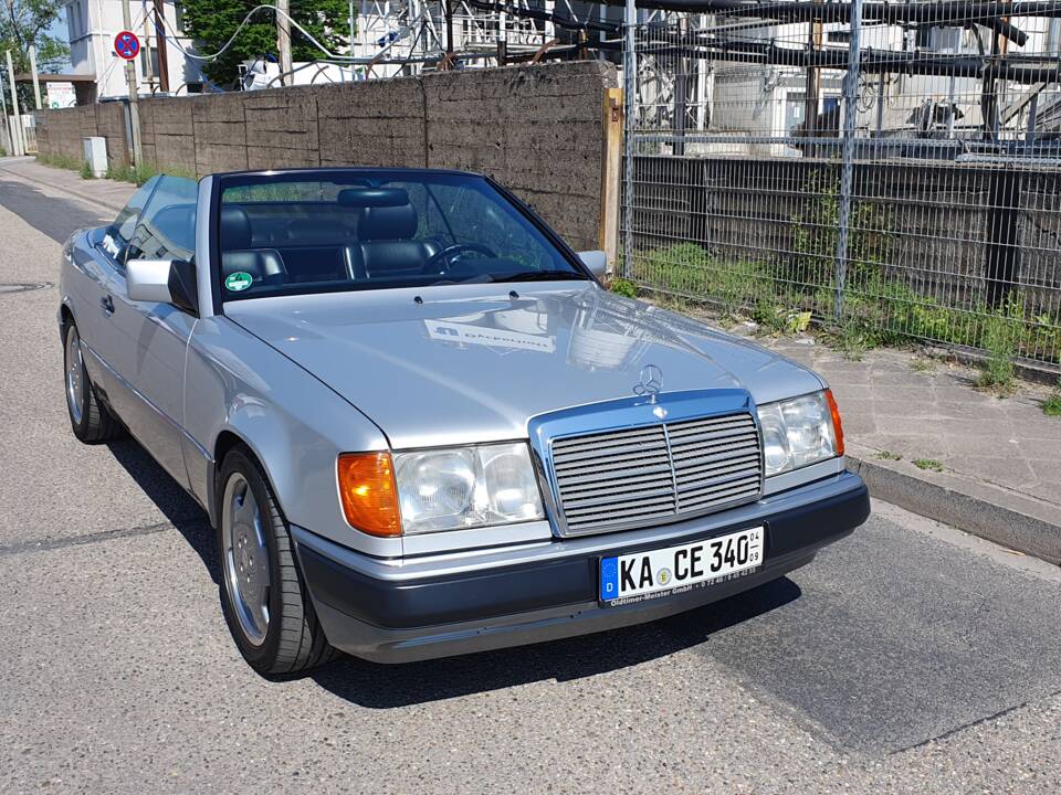 Imagen 14/94 de Mercedes-Benz 300 CE-24 3.4 AMG (1992)