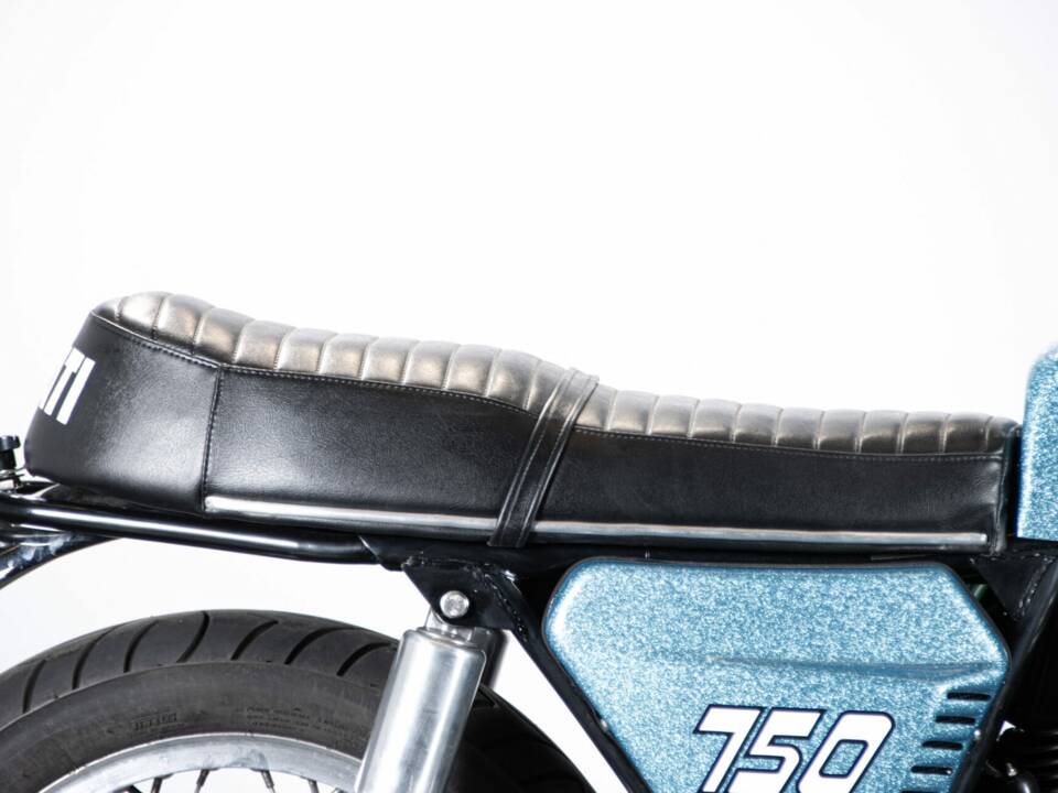 Image 26/50 of Ducati 750 GT (1972)