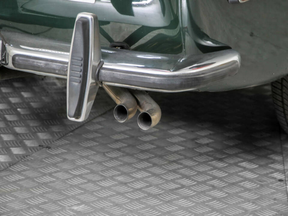 Image 35/50 of Volvo 1800 E (1971)