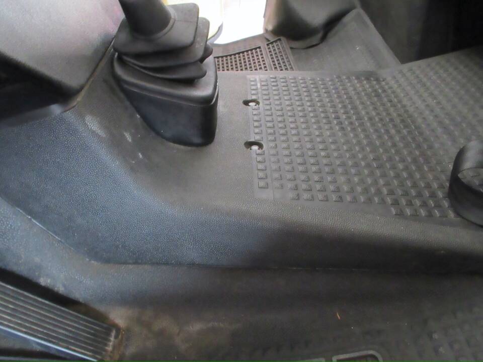 Image 13/40 of Volkswagen T3 Caravelle 2.0 (1987)