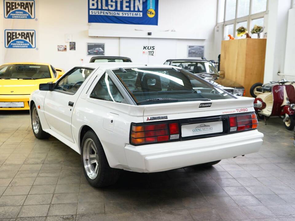 Image 13/55 of Mitsubishi Starion (1989)
