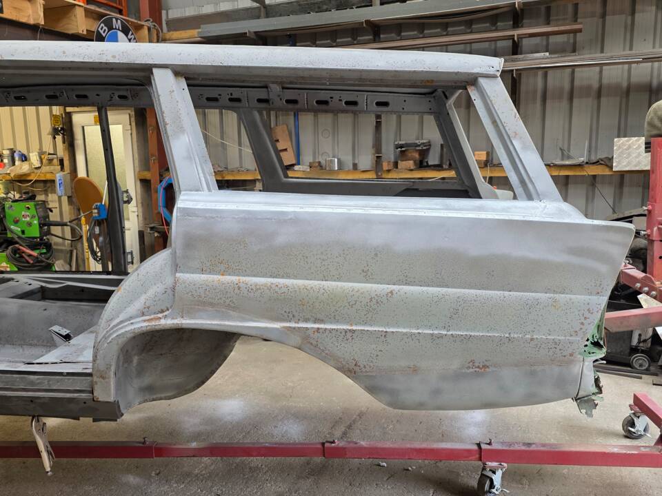 Image 28/31 of Mercedes-Benz 230 S Universal (1966)
