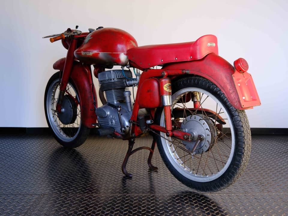 Image 49/83 of MV Agusta 175 CS Sport Disco Volante (1955)