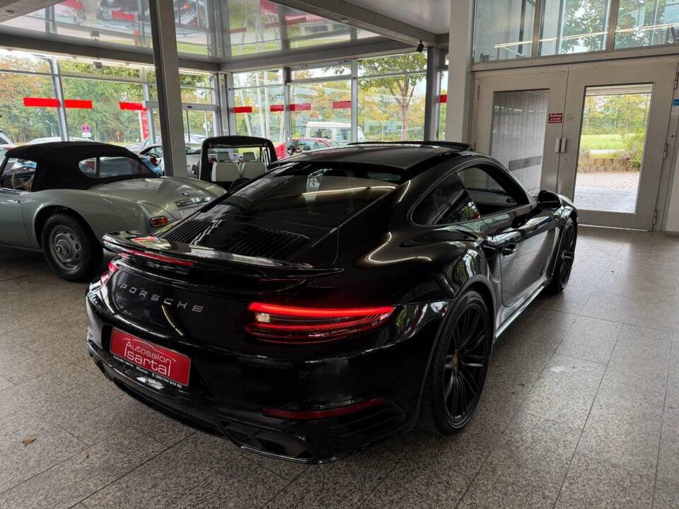 Bild 33/39 von Porsche 911 Turbo (2018)