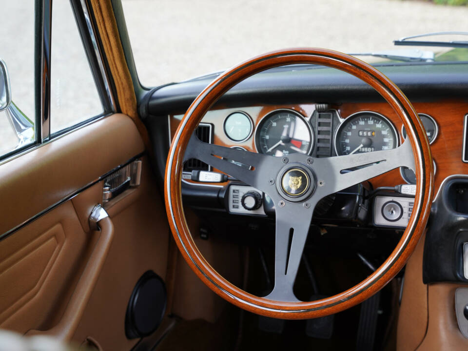Bild 47/50 von Jaguar XJ 6 L 4.2 (1975)