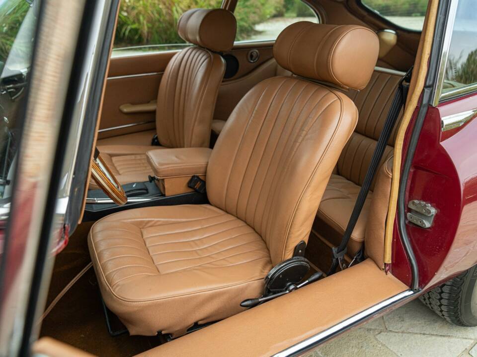 Afbeelding 49/50 van Jaguar E-Type V12 (2+2) (1972)