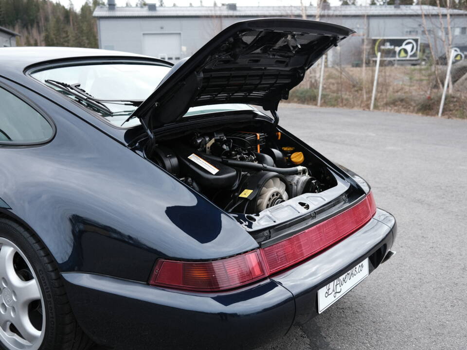 Image 80/97 of Porsche 911 Carrera 4 (1991)