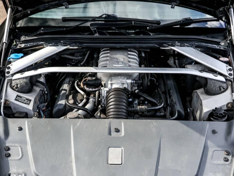 Image 13/30 de Aston Martin V8 Vantage (2007)