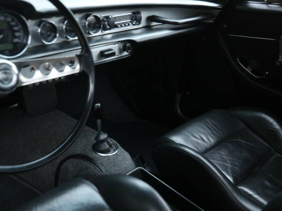 Image 43/50 of Volvo 1800 S (1968)