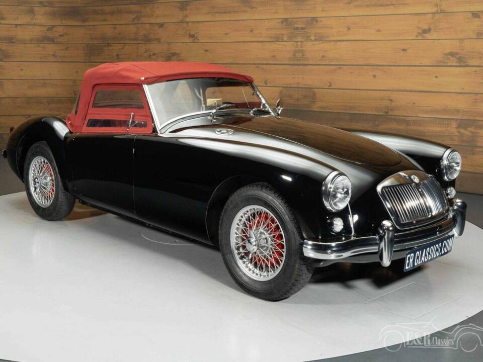 Image 13/19 of MG MGA 1500 (1955)