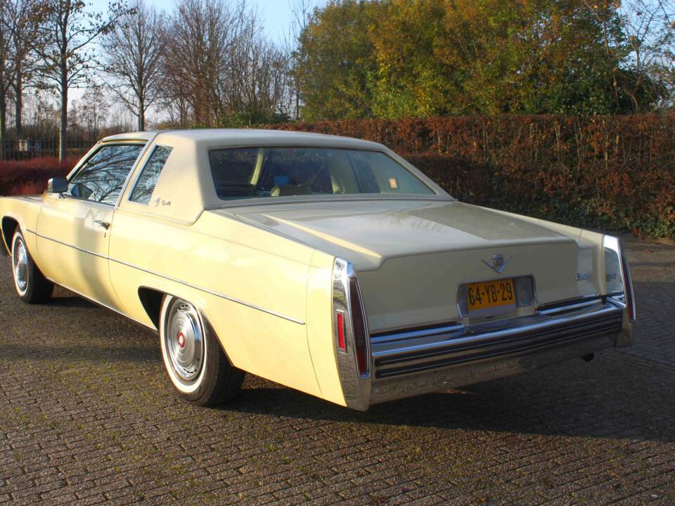 Image 8/56 of Cadillac Coupe DeVille (1977)