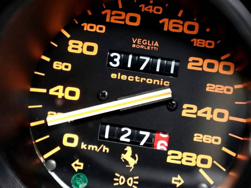Image 11/21 de Ferrari 208 GTS Turbo (1987)