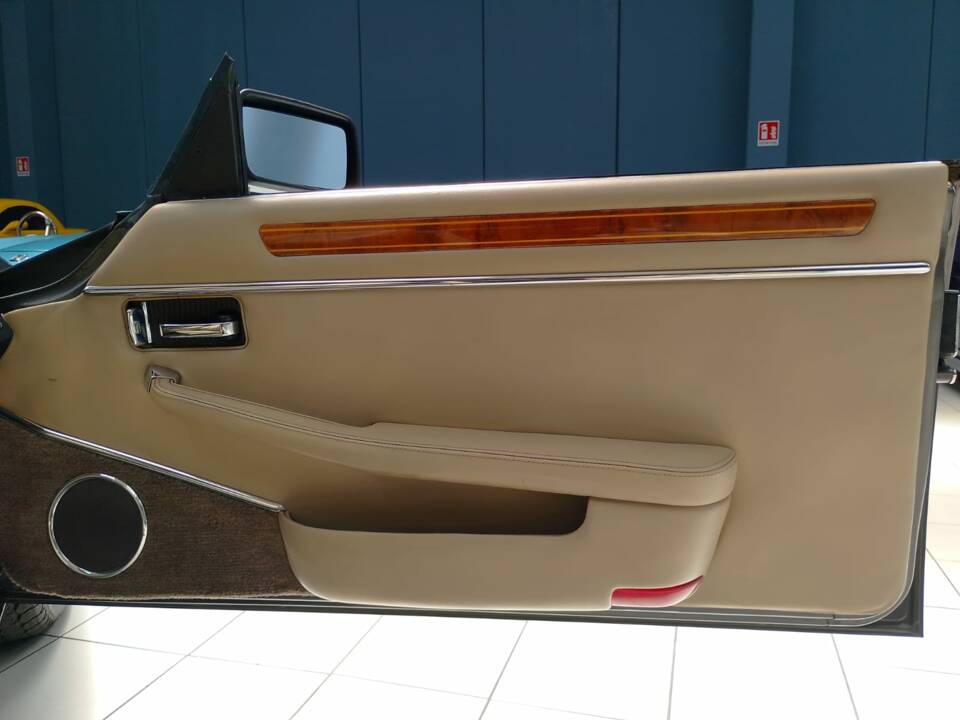 Image 33/70 of Jaguar XJ-S Convertible (1988)