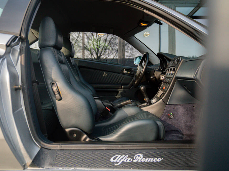 Immagine 33/46 di Alfa Romeo GTV 2.0 JTS (2003)