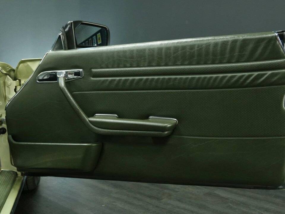 Imagen 26/50 de Mercedes-Benz 380 SL (1984)