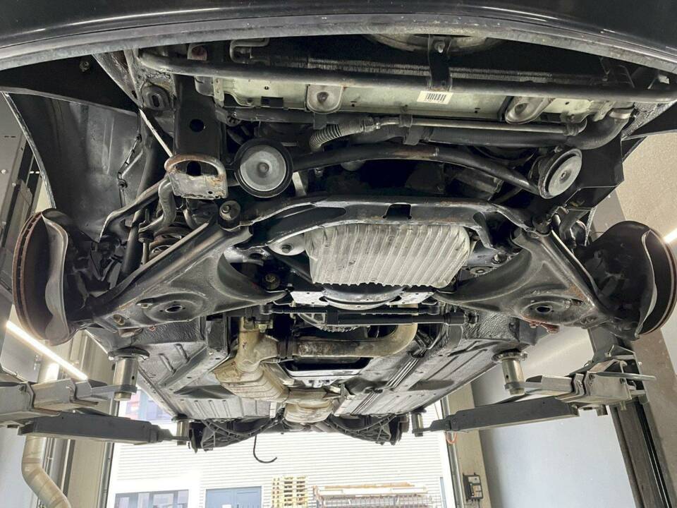 Afbeelding 30/36 van Mercedes-Benz 560 SL (1986)