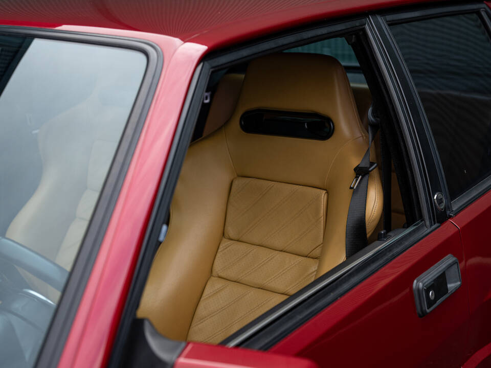 Immagine 9/12 di Lancia Delta HF Integrale Evoluzione II (1994)