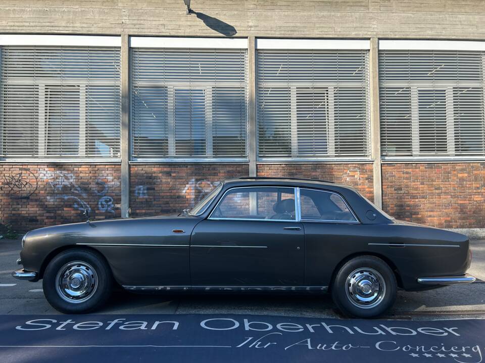 Image 8/34 of Bristol 411 Mk. I (1970)