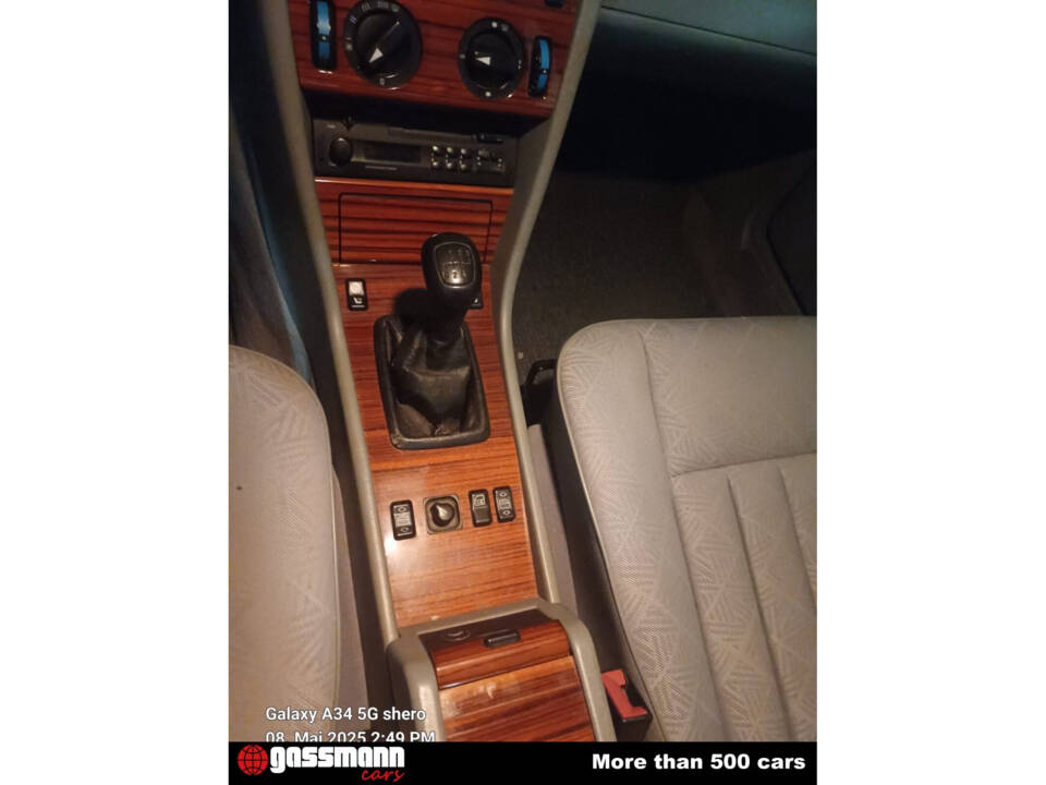 Imagen 12/14 de Mercedes-Benz E 220 T (1994)