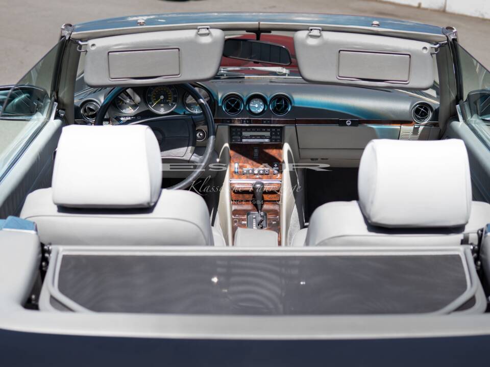 Image 22/29 of Mercedes-Benz 560 SL (1987)