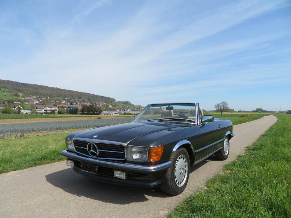 Bild 1/18 von Mercedes-Benz 420 SL (1987)