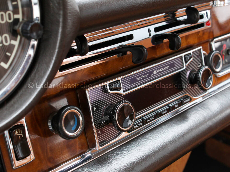 Image 15/35 of Mercedes-Benz 280 SE 3,5 (1970)