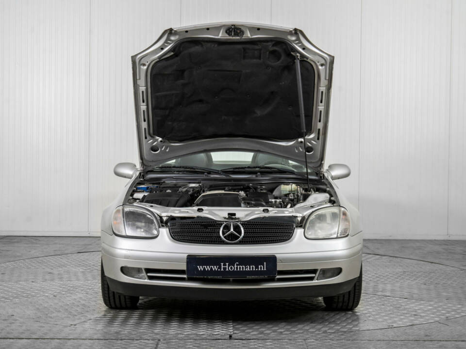 Image 36/50 of Mercedes-Benz SLK 200 (1997)