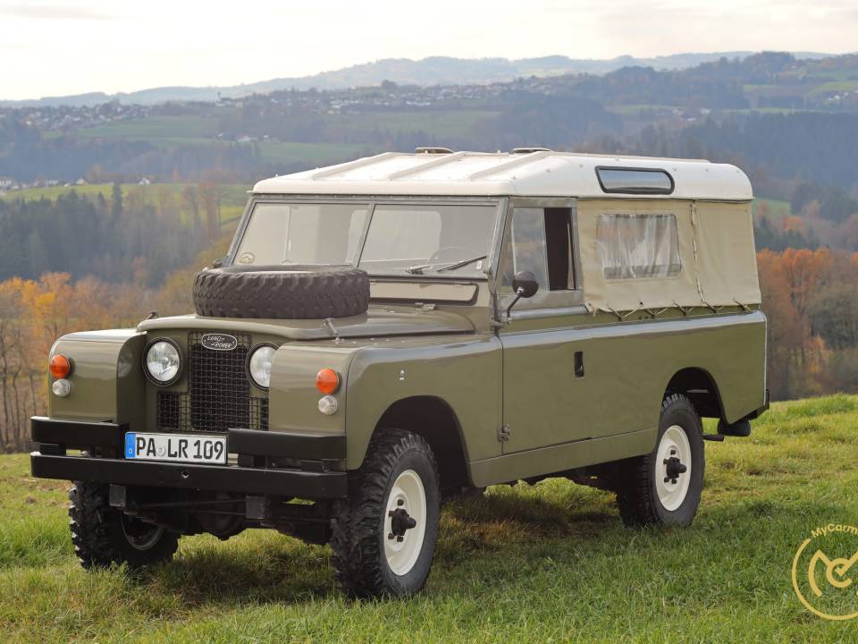 Image 1/20 of Land Rover 109 (1965)