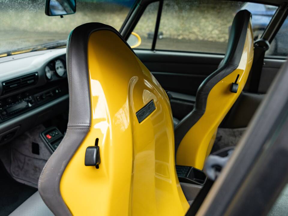 Bild 11/29 von Porsche 911 Carrera (1995)